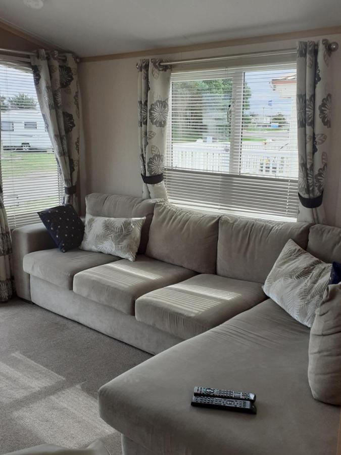 Rick'S Retreat Static Caravan Near The Beach With Free Wifi Lossiemouth ภายนอก รูปภาพ